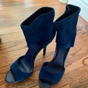 Woman’s NEW blue suede sandals